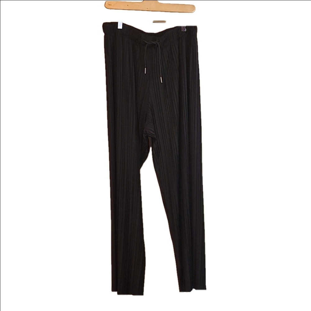 NWT🖤 John Mark womens pleated pants
